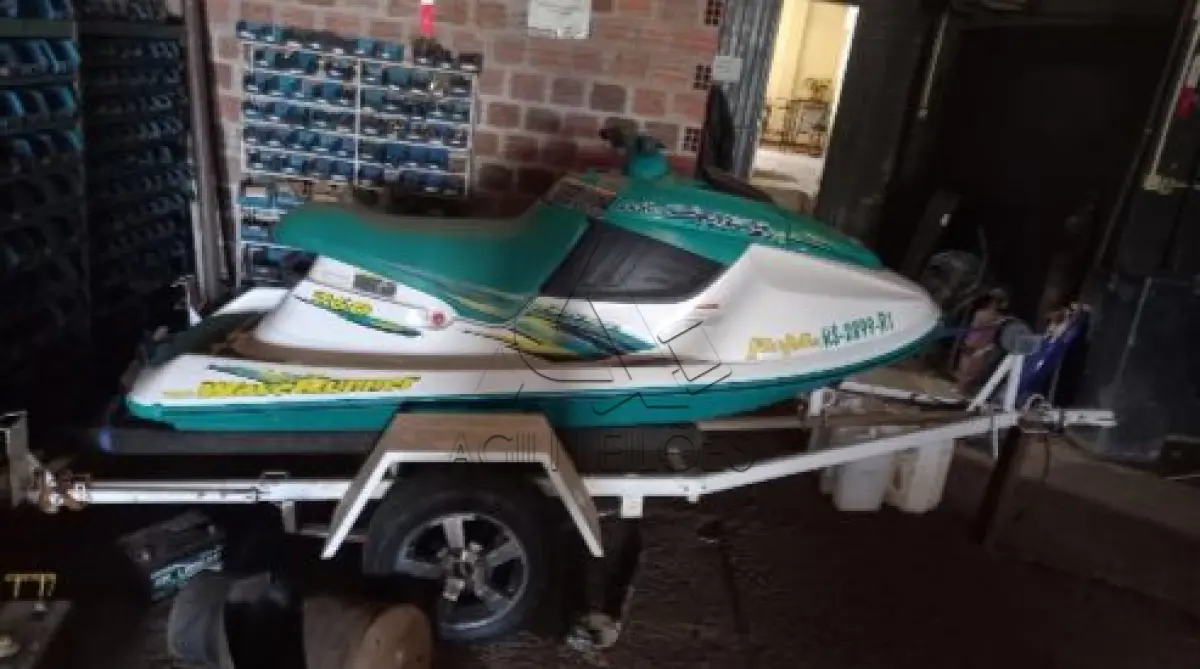 Jet-ski Yamaha e reboque