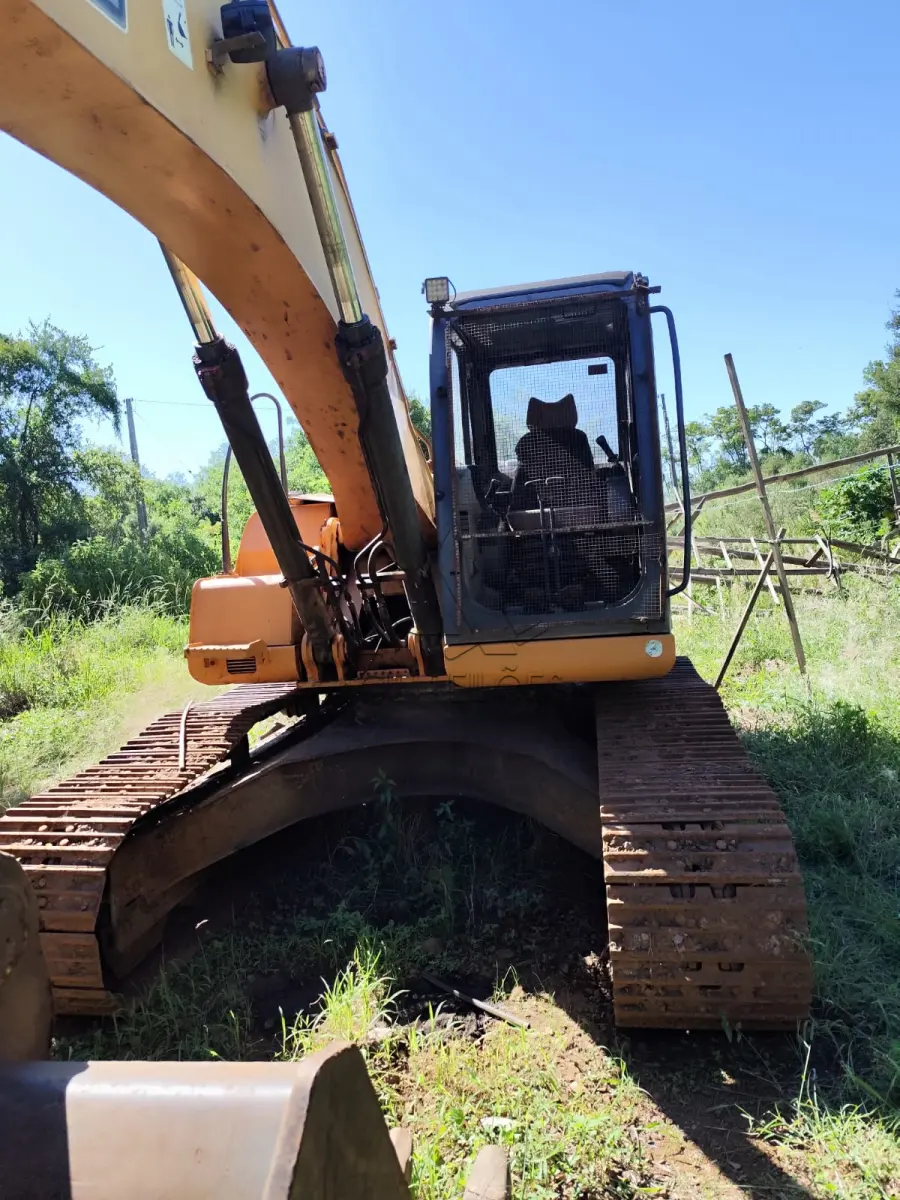 Escavadeira Modelo cx220B Ano 2013, Hora de trabalho 5.876