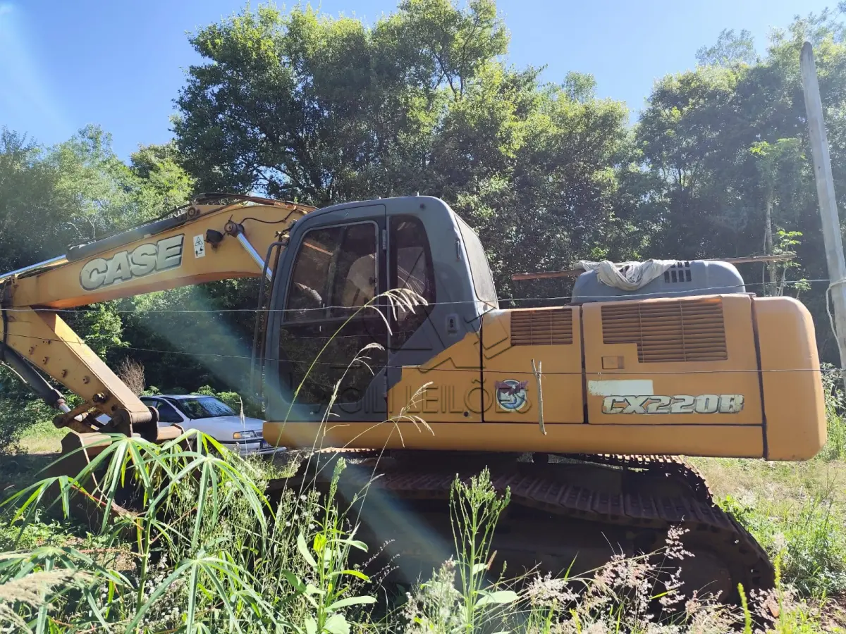 Escavadeira Modelo cx220B Ano 2013, Hora de trabalho 5.876