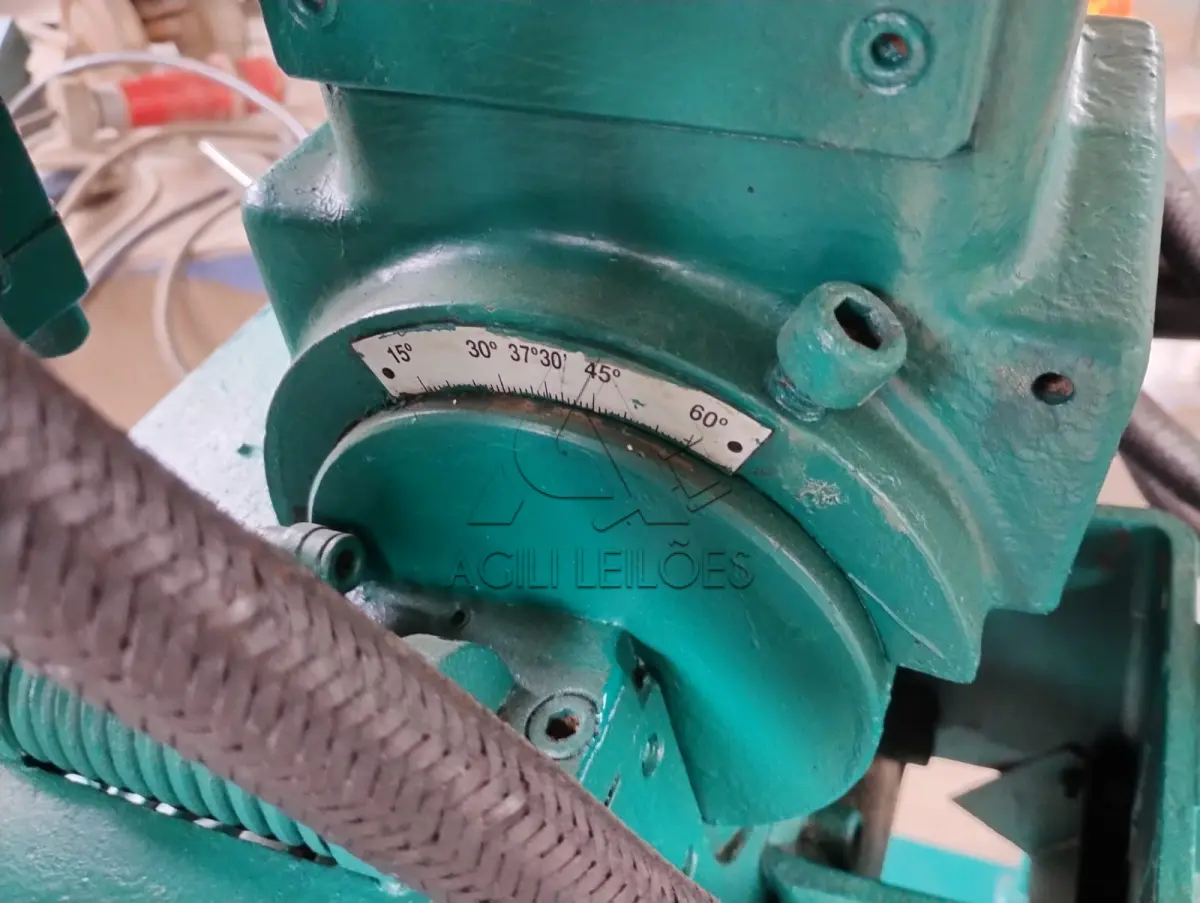 (DUAS) Máquinas Fresadoras Chanfradeiras BAUTEC. Italianas. Prontas para uso. Fazem cortes das quinas em ângulos de 15 a 60 graus.