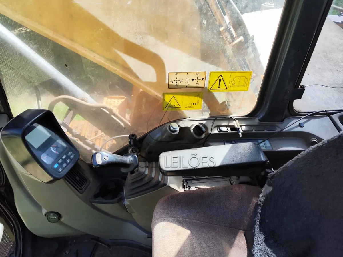 Escavadeira Modelo cx220B Ano 2013, Hora de trabalho 5.876