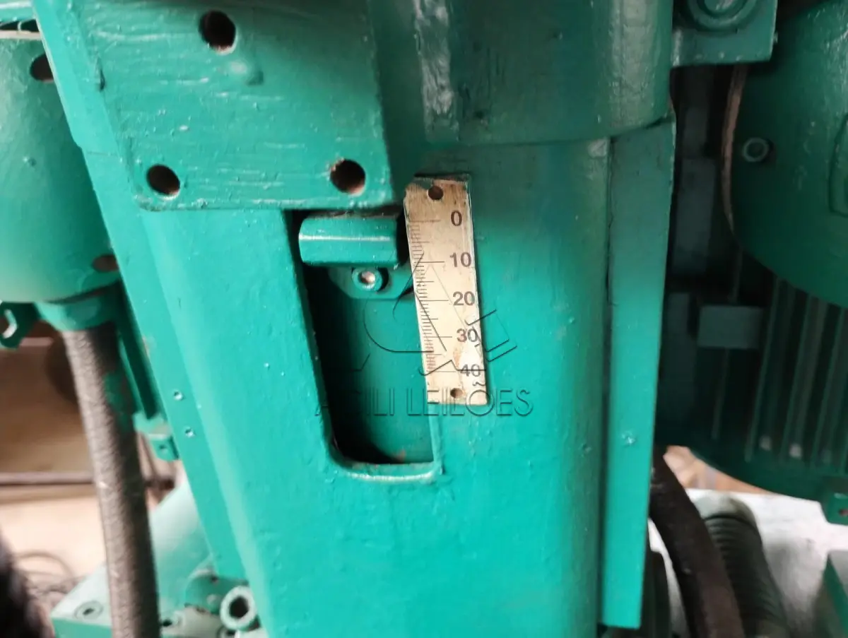 (DUAS) Máquinas Fresadoras Chanfradeiras BAUTEC. Italianas. Prontas para uso. Fazem cortes das quinas em ângulos de 15 a 60 graus.