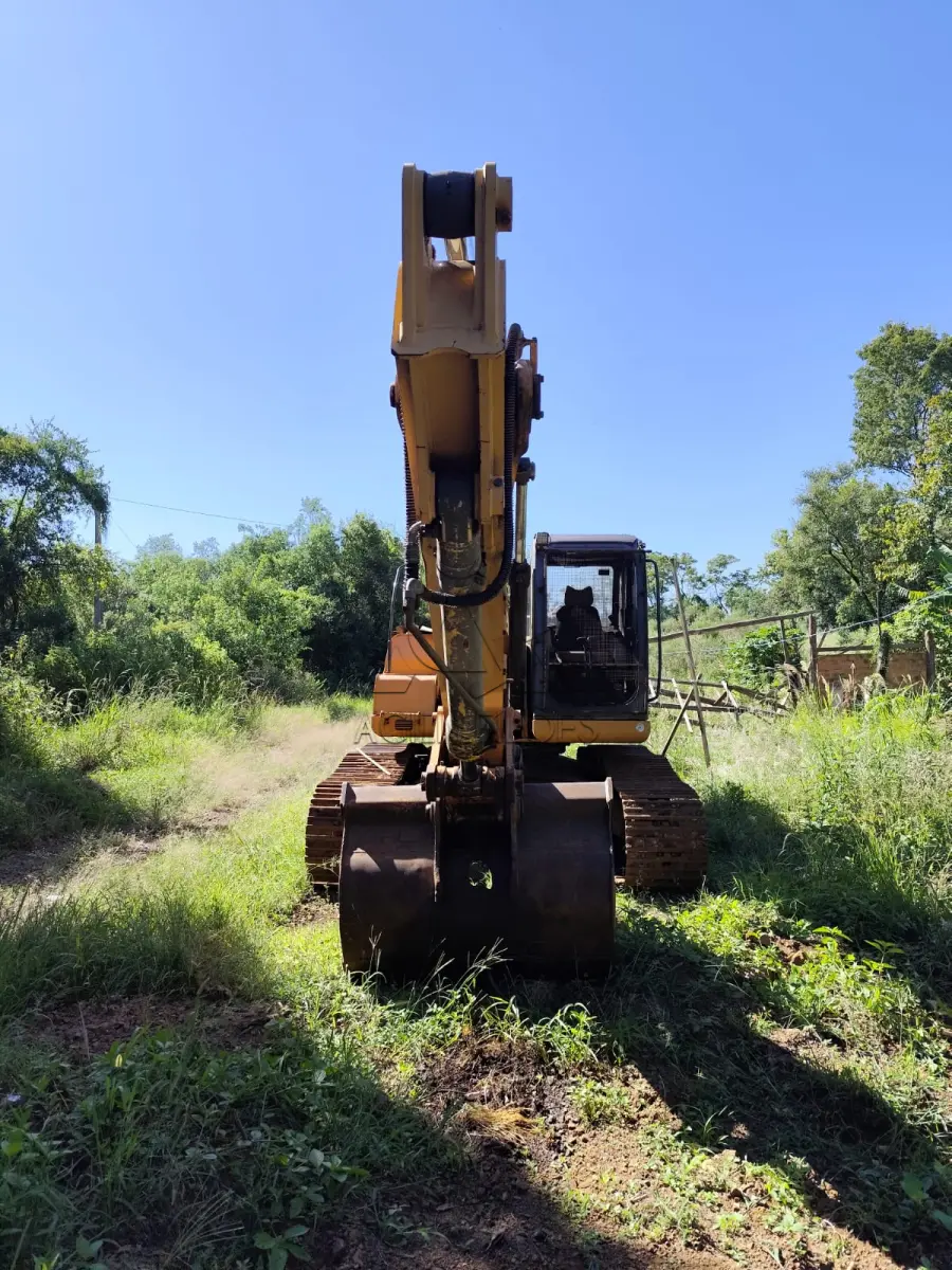 Escavadeira Modelo cx220B Ano 2013, Hora de trabalho 5.876