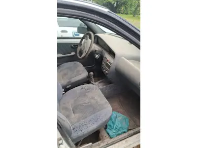 LOTE 028 - FIAT/PALIO YOUNG; Placa: IJV7161; Ano/modelo: 2001/2001