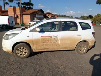 LOTE 003 - Veículo CHEV/SPIN 1.8 MT LTZ, chassi 9BGJC75Z0DB305389, placa MLJ4754, álcool/gasolina, ano/modelo 2013/2013, 108cv, cor branca, patrimônio 8061.