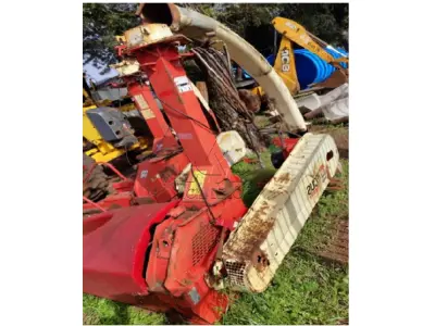 LOTE 001 - Colhedor de forragem