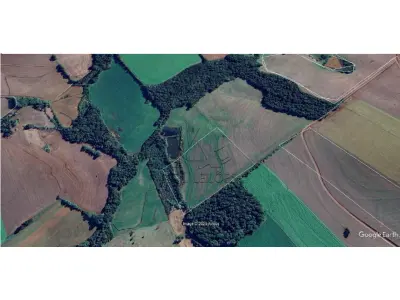 LOTE 001 - Matrícula Nº 109 conforme R-10/109 – 40.000 M² – Registro de Imóveis de Independência/RS: LOTE 01: Uma fração de terras de campo e matos, com área de 40.000 m² (quarenta mil metros quadrados), sem benfeitorias, dentro de uma área maior, situada no lugar denominado Campos de Santa Rosa, atualmente Colônia Medeiros, neste município. O imóvel está em condomínio, permanecendo nesta condição, confrontando-se: Norte: com um lajeado e terras de João Ferretti; Sul: com terras de João Berti; Leste: com terras de Pedro Copetti Sobrinho; Oeste: com terras de Almerindo Pacheco. O imóvel acima descrito acha-se cadastrado no INCRA sob nº 867.101.000.213.