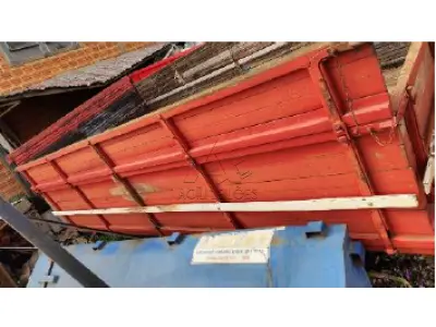 LOTE 004 - Carreta agrícola de madeira