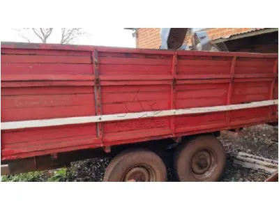 LOTE 005 - Carreta agrícola de madeira