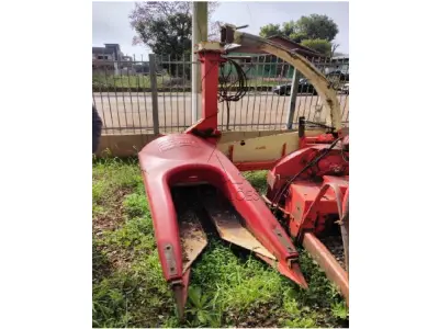 LOTE 001 - Colhedor de forragem