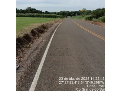 LOTE 001 - Matrícula nº 3.793 IMÓVEL: Uma fração de terras, sem benfeitorias, com a área de cento e vinte e um mil metros quadrados (121.000 m²), pertencente ao lote rural nº 270, da 6ª Seção Buricá, sito no distrito desta cidade, confrontando: Norte: com terras do mesmo lote nº 370; Sul: por caminho com os lotes nºs 188, 187 e parte do lote nº 248; Leste: pela Sanga Arthur com parte do lote nº 271 e por linha seca com os lotes nºs 186 e 187; Oeste: por um caminho com o lote nº 248, com parte do lote nº 49 e terras do mesmo lote nº 270.