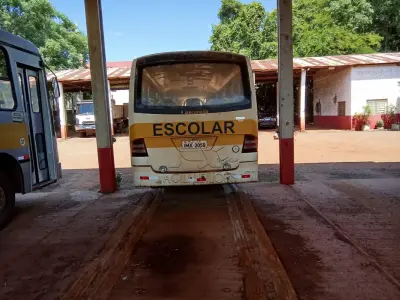 LOTE 003 - Micro-ônibus passageiro, Placas IMX2058, RENAVAM 00874014042, Patrimônio 493, Agrale/Masca Gramini O, Ano 2005/2006, Diesel, 150CV, Chassi 9BYC22Y1S6C003693, 1 porta. Avaliação R$ 30.000,00.