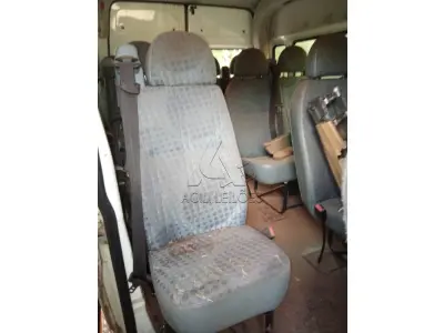 LOTE 001 - MICROÔNIBUS (VAN), Placas IVE0558, RENAVAM 00600389472, Patrimônio 6742, Marca/Modelo I/Ford Transit TCA MIC, Ano 2013/2013, Diesel, Potência 125CV, Chassi WFODXPTDFDTB68755, 3 portas. Avaliação R$ 5.000,00.