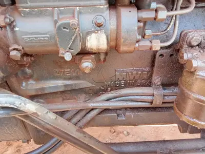 LOTE 005 - Trator New Holland TL95 4x4, Patrimônio 6208, Motor MWM Turbo, Ano 2012, 103CV, Chassi ZBCB86690. Avaliação R$ 80.000,00.