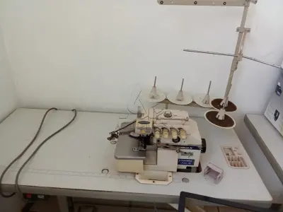 LOTE 016 - Máquina Overlok Lanmax LM-305HR, Motor JE3124445, Patrimônio 3857. Avaliação R$ 300,00.