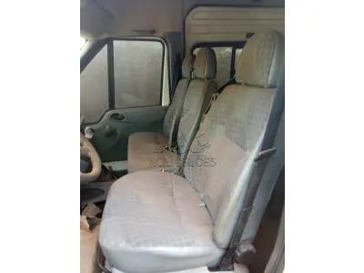 LOTE 001 - MICROÔNIBUS (VAN), Placas IVE0558, RENAVAM 00600389472, Patrimônio 6742, Marca/Modelo I/Ford Transit TCA MIC, Ano 2013/2013, Diesel, Potência 125CV, Chassi WFODXPTDFDTB68755, 3 portas. Avaliação R$ 5.000,00.