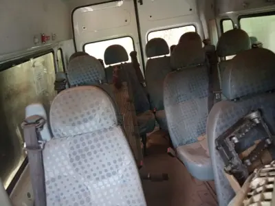 LOTE 001 - MICROÔNIBUS (VAN), Placas IVE0558, RENAVAM 00600389472, Patrimônio 6742, Marca/Modelo I/Ford Transit TCA MIC, Ano 2013/2013, Diesel, Potência 125CV, Chassi WFODXPTDFDTB68755, 3 portas. Avaliação R$ 5.000,00.