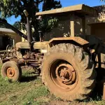 LOTE 001 - veículo Trator Valmet