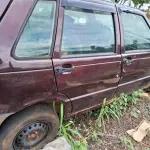 LOTE 033 - 1 veículo Marca/Modelo FIAT/UNO MILLE FIRE, Placa HRU6E93, Placa Anterior HRU6493, Fabricação/modelo 2001/2002, Chassi 9BD15822524285626, 4 portas, em mal estado de conservação, avaliado em R$ 7.000,00