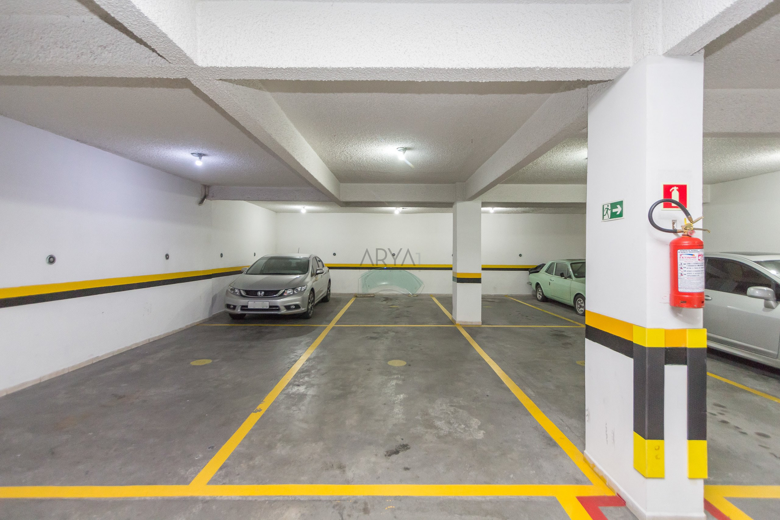 BOX 16 do prédio, em condomínio residencial São Lucas Porto Alegre